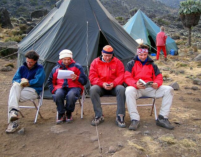 After the descent from Lava Tower (4600m) to Barranco camp (3950m) everybody feels well.