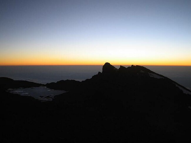 6 hours climbing, every hour three minutes break.